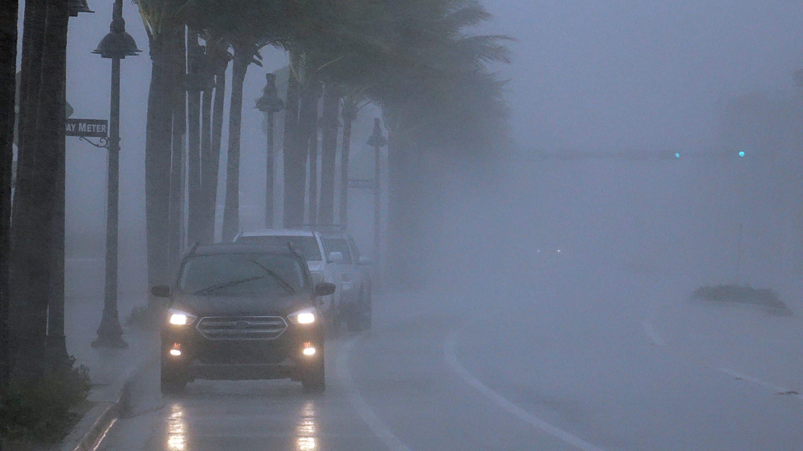 Florida se prepara para la tormenta tropical Eta