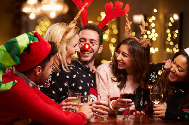 La OMS pide evitar grandes reuniones familiares en fiestas navideñas