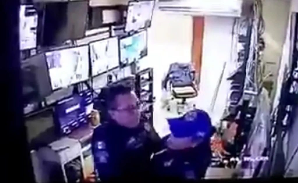 Suspenden a policías por tener sexo en lugar de vigilar un hospital en la CDMX