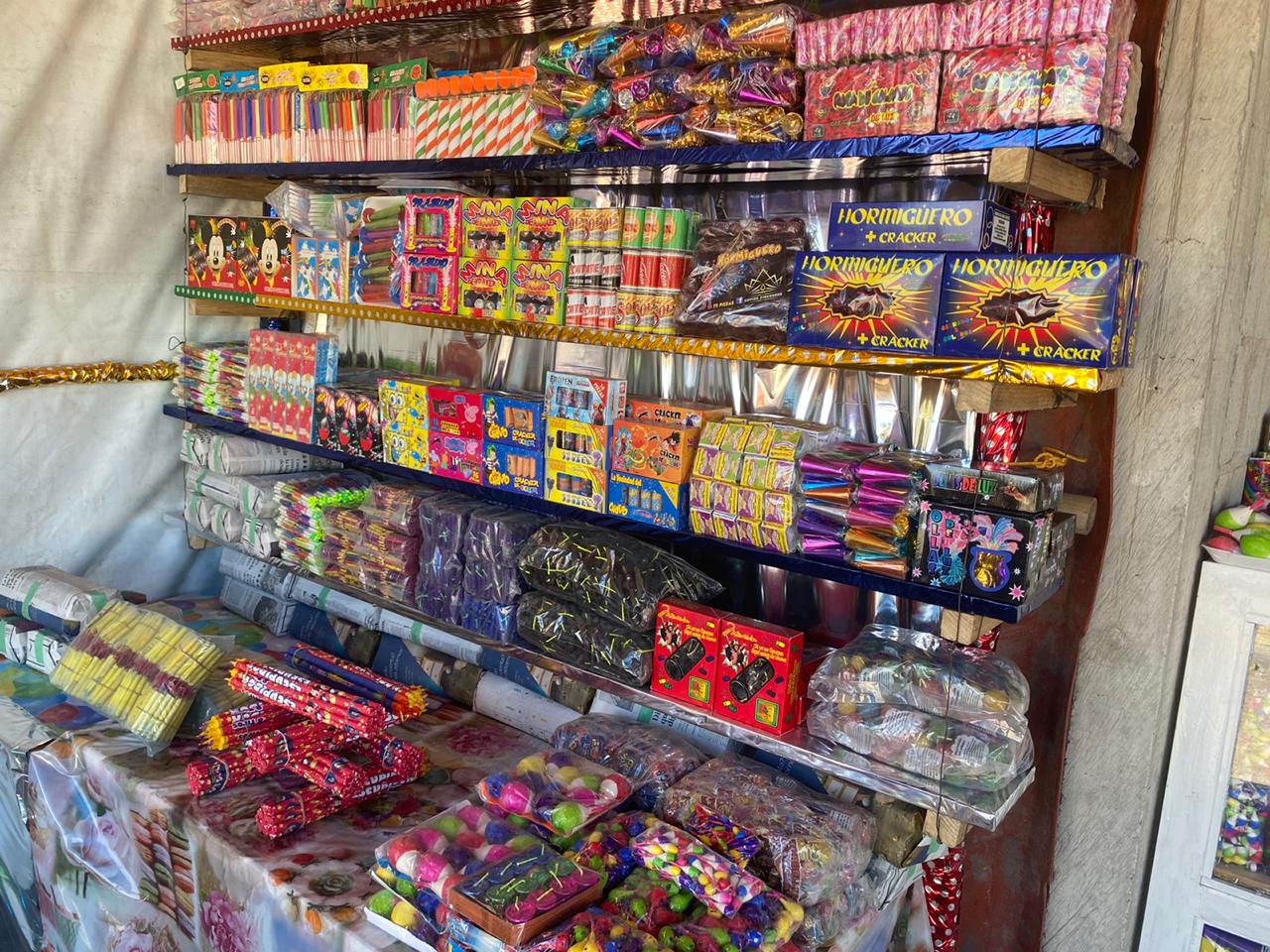 Ya está instalado el tianguis de pirotecnia en Xoxocotla