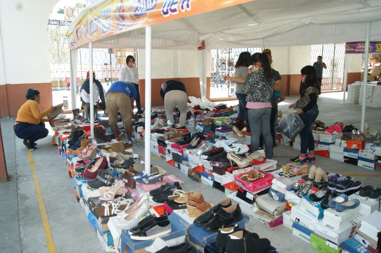 Llevan feria del calzado a bajo costo a Ayala