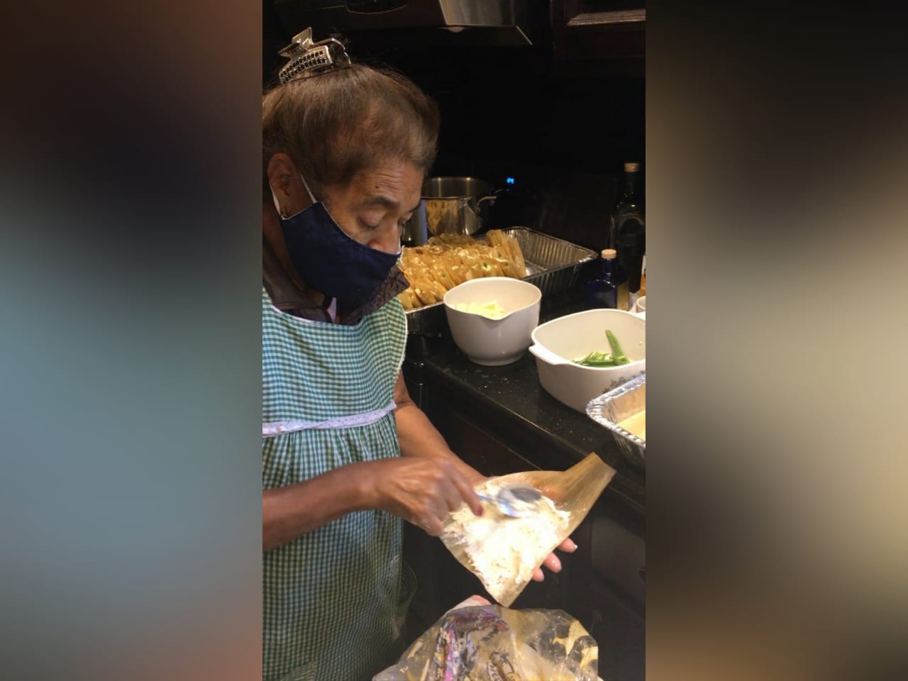 Abuelita regla 800 tamales a hospital donde estuvo internada por Covid-19