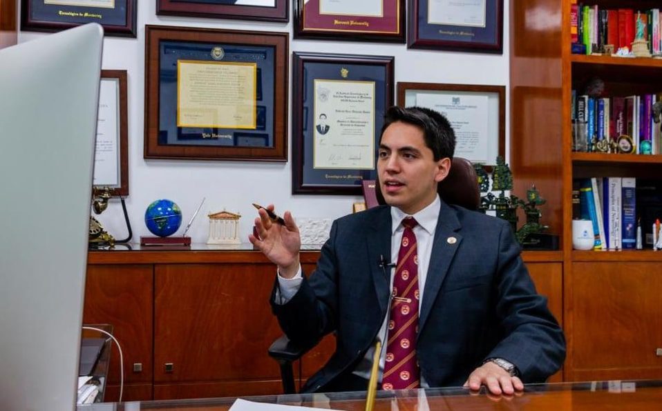Andrew Almazán, primer mexicano galardonado con el premio “Derek Bok” de Harvard