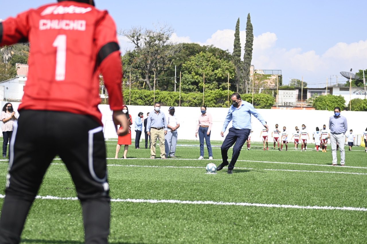 Inauguran el campo deportivo Raymundo “El Toques” en la 3 de Mayo