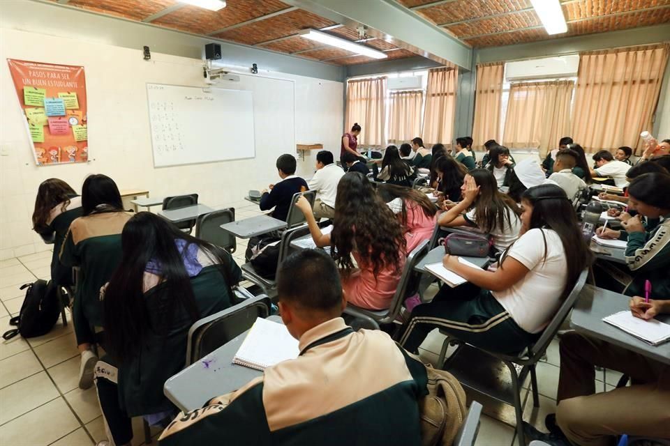 Jalisco planea regreso a clases presenciales para el próximo 25 de enero