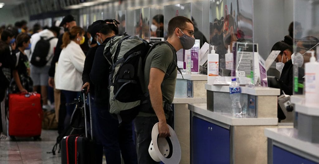 México analiza el cierre de vuelos de Reino Unido por nueva cepa de coronavirus