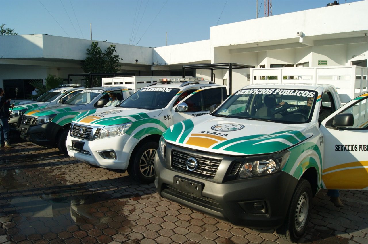 Pagan aguinaldo y entregan patrullas a elemetos de seguridad de Ayala