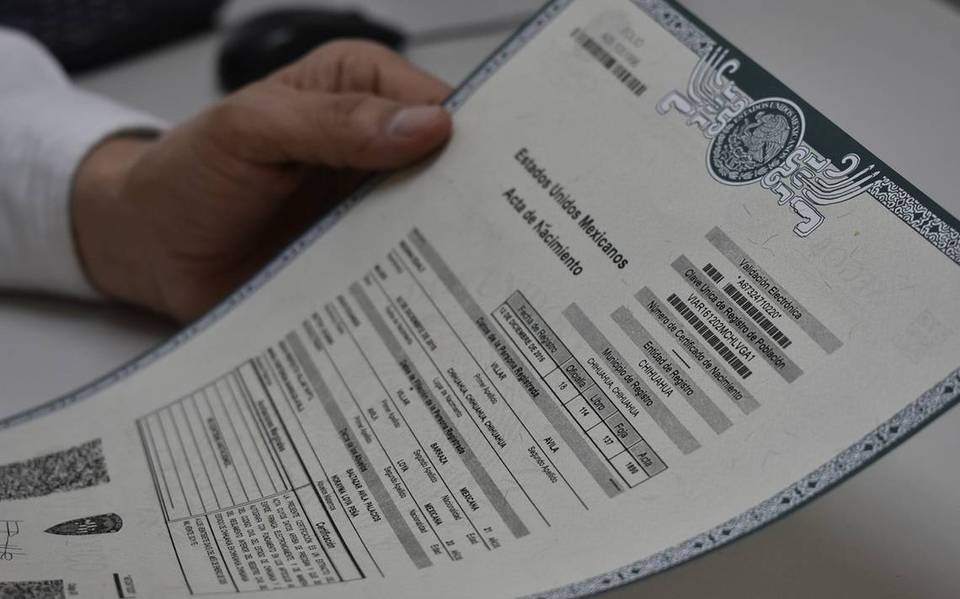 Hijos de padres o madres mexicanos que nazcan en el extranjero serán considerados mexicanos por nacimiento