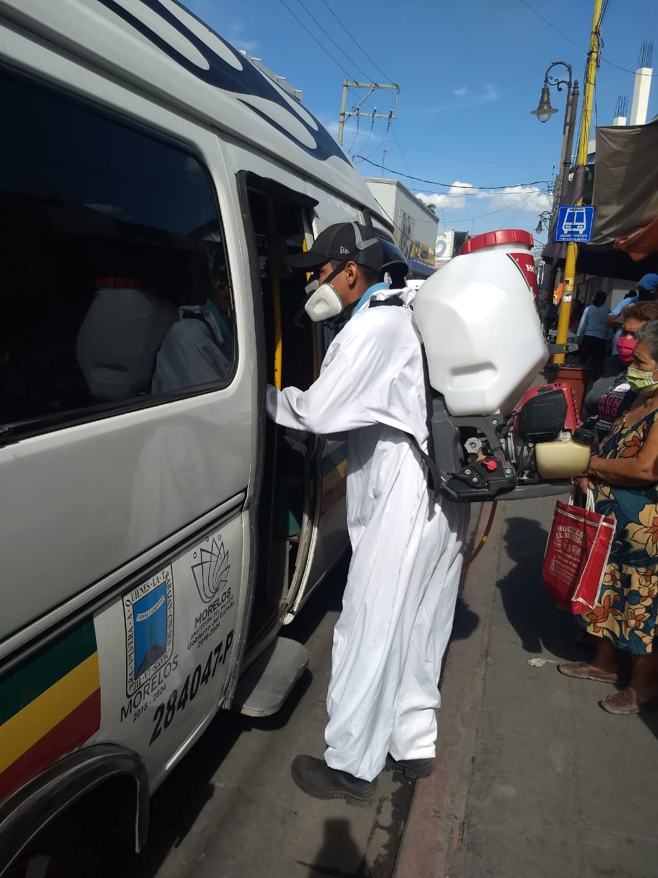 Continúan sanitizando unidades del transporte público en Morelos