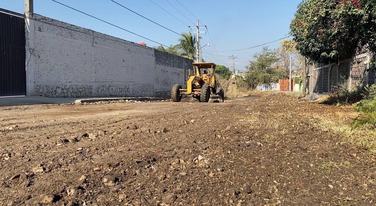 Nivelan calles de las colonias de Cuautla