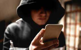 Criminales usan falsas venta de autos en redes sociales para extorsionar