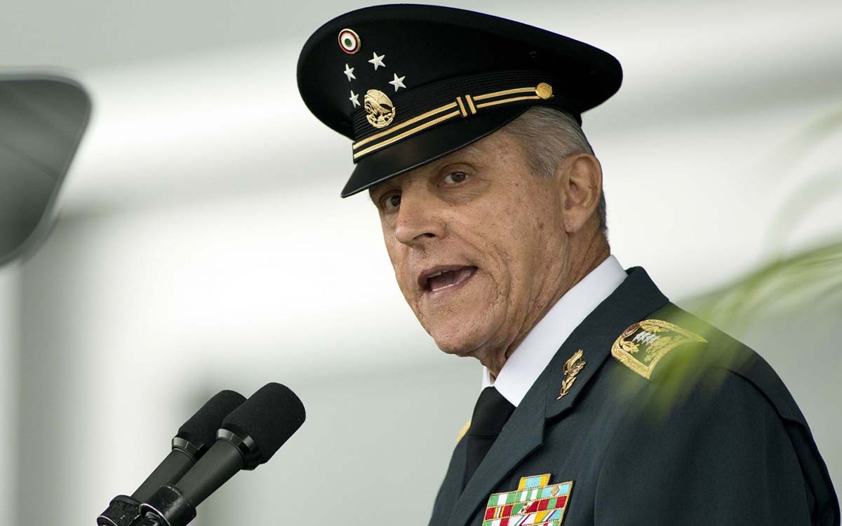 SRE difunde expediente de Salvador Cienfuegos con pruebas que presentó la DEA