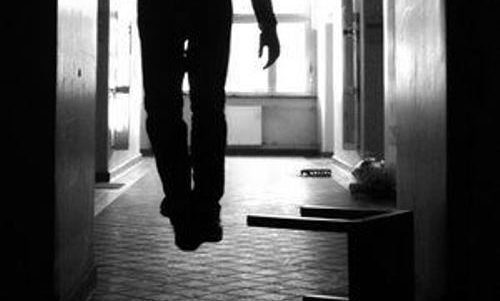 Joven se suicidó al dar positivo a Covid-19 en prueba rápida, PCR confirmó que no tenia el virus