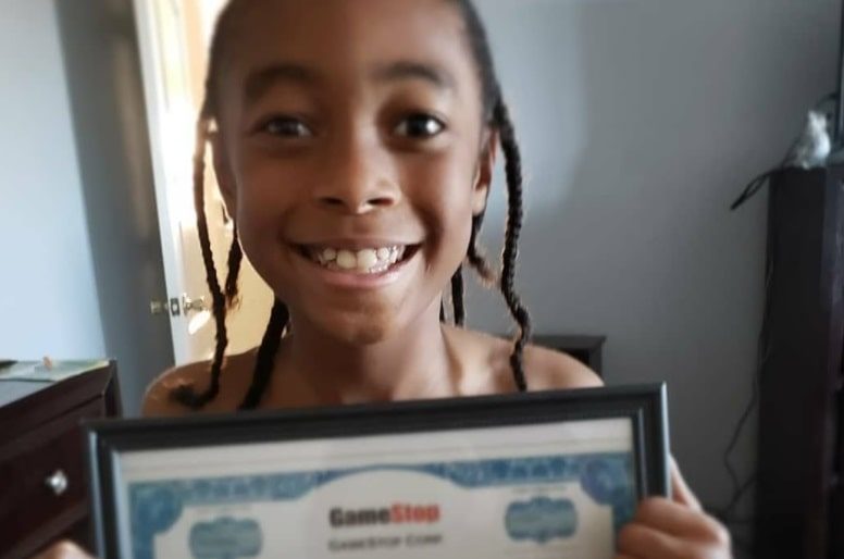 Niño de 10 años ganó 65 mil pesos en acciones de Gamestop