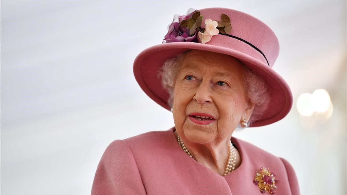 La Reina Isabel invita a vacunarse contra el COVID-19