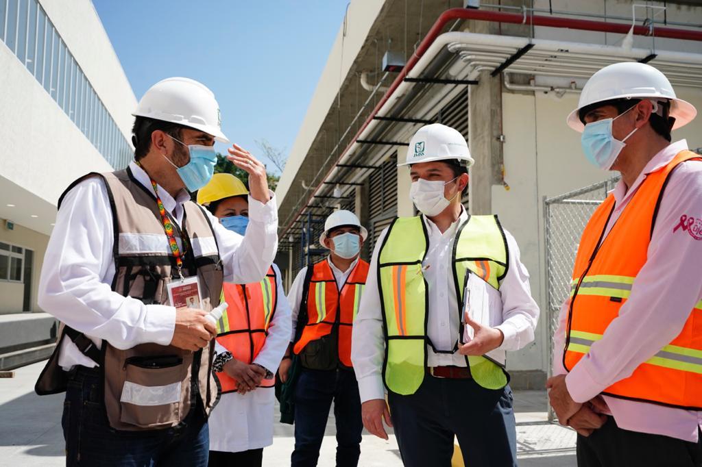 El director general del IMSS supervisa la reconversión del HGZ No. 7 en Cuautla