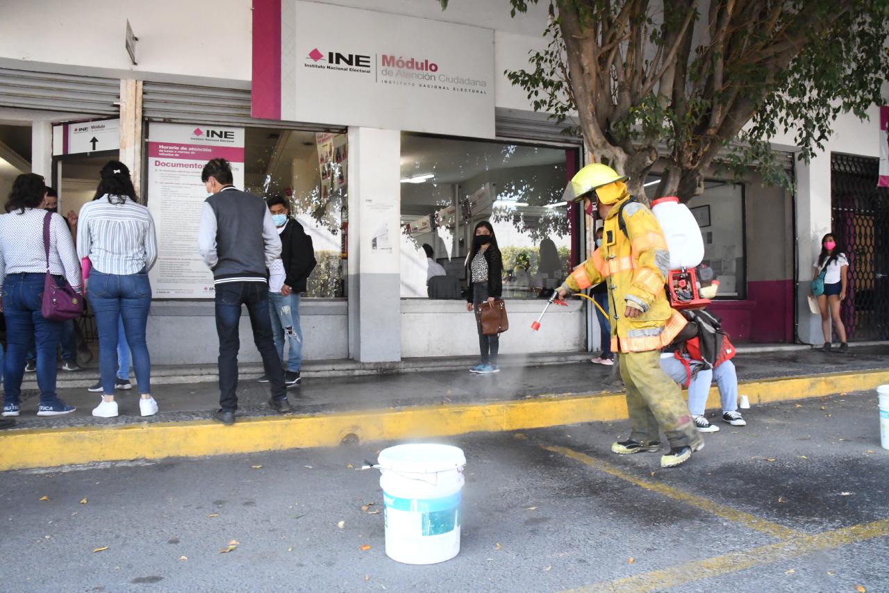 Desinfectan módulos del INE en Cuautla