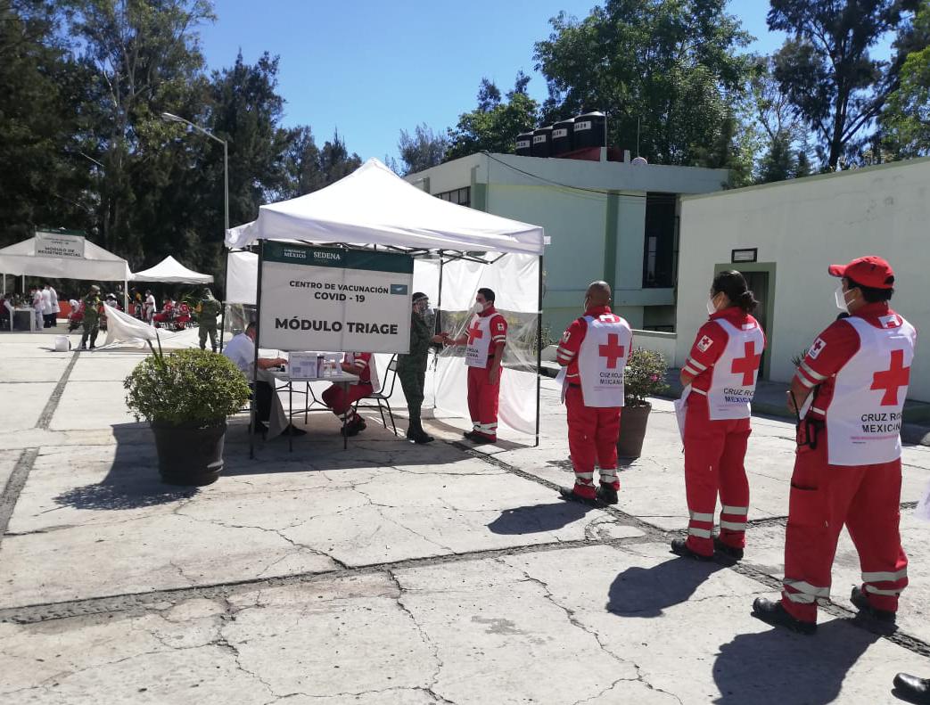 Vacunan a personal de la Cruz Roja contra el COVID-19 en Morelos