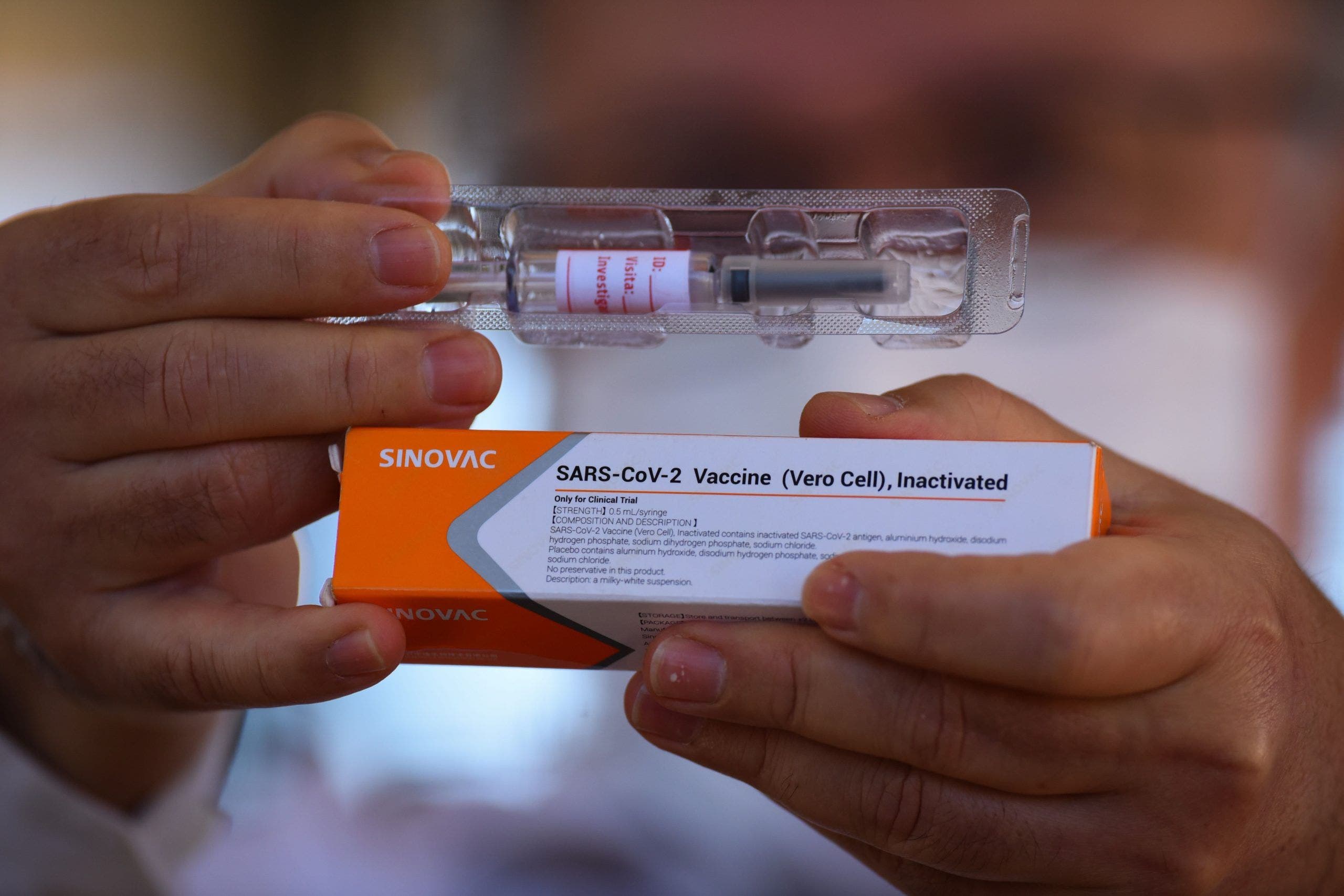 China aprueba a Sinovac la comercialización de su vacuna contra el COVID-19