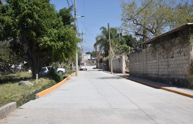 Entregan pavimentación en la Francisco Villa de Jiutepec