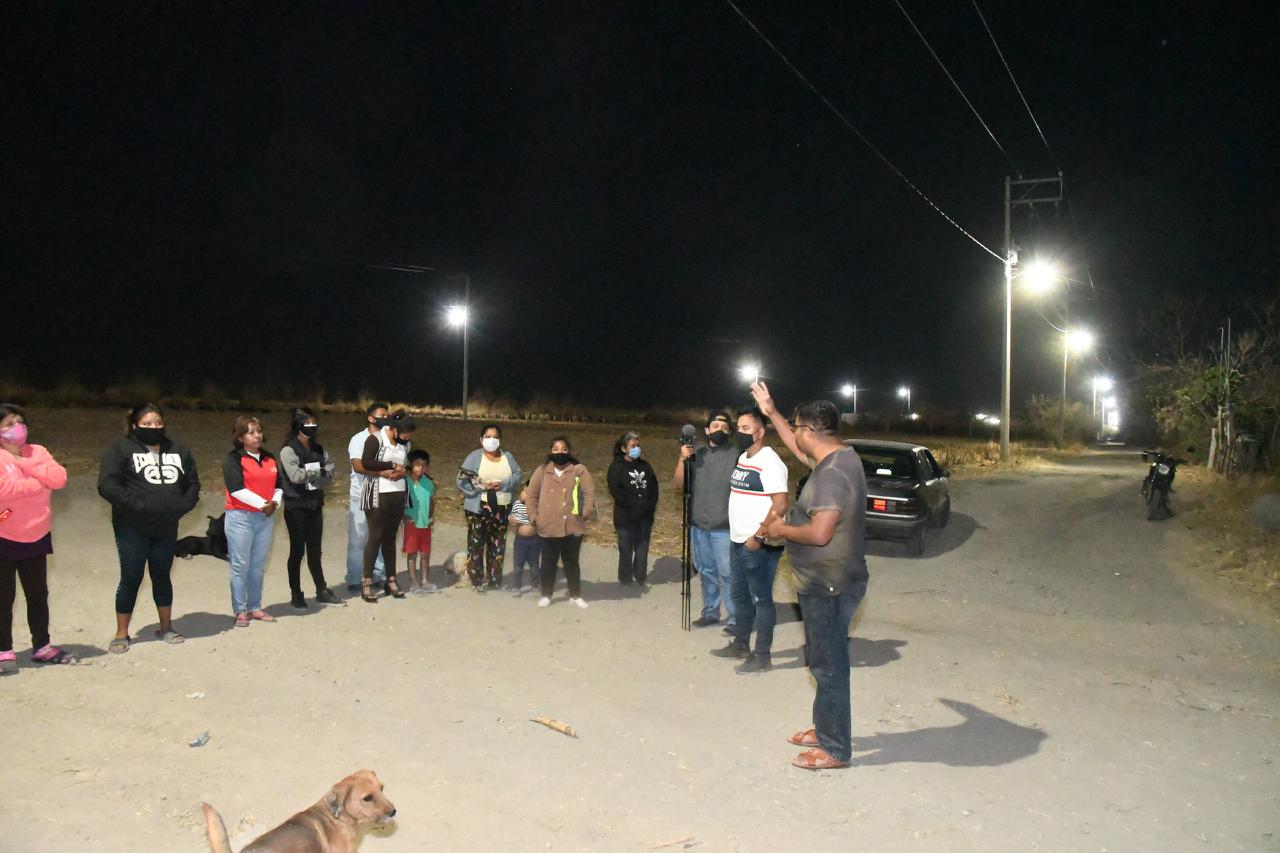 Instalan alumbrado público en “El Huaje” de Cuautla