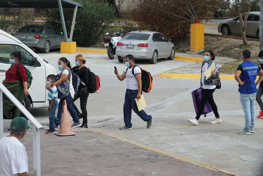 Ingresan a EU los primeros solicitantes de asilo del campamento de Matamoros