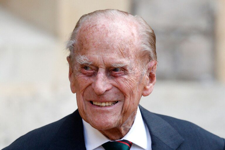 El Duque de Edimburgo está hospitalizado como “medida de precaución”