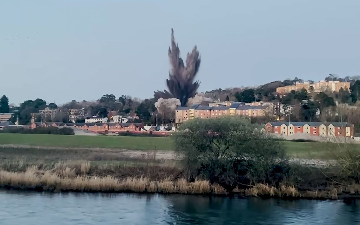 Detona bomba de la II Guerra Mundial en la ciudad británica de Exeter