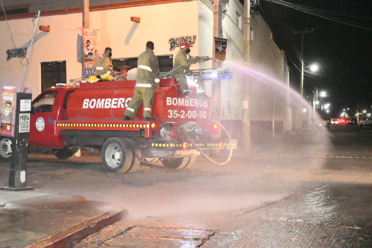 Descontaminan colonias de Cuautla contra el COVID-19