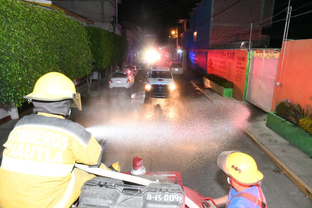 Continúan con la desinfección de calles en colonias de Cuautla