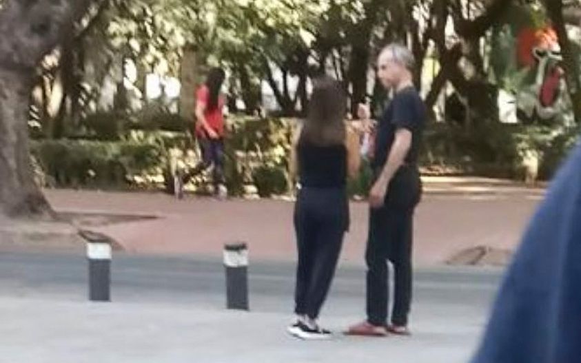 Denuncian a López-Gatell por pasear sin cubrebocas y enfermo de COVID-19