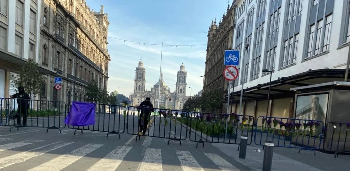 Cierran accesos al Zócalo previo a marcha de este lunes