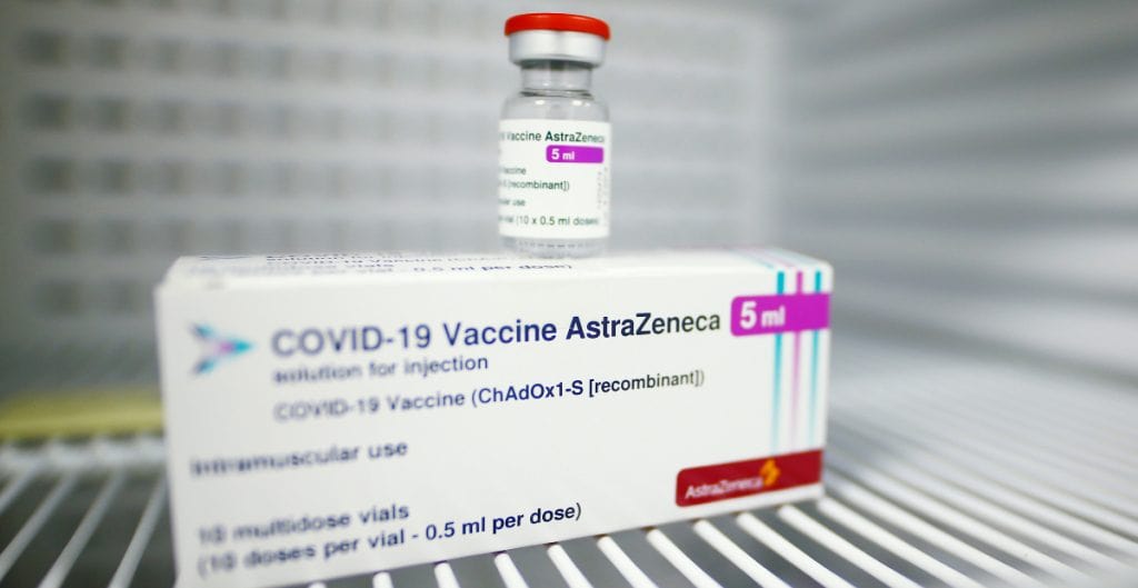 Regulador europeo da luz verde a vacuna de AstraZeneca