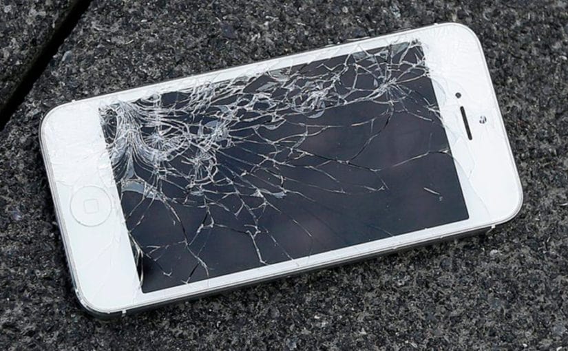 En Turquía un joven murió tras caer desde un piso 12 intentando “salvar” su teléfono