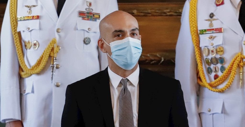 Ministro de Salud de Paraguay deja su cargo