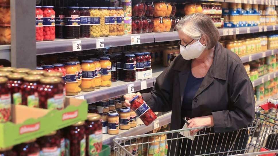 Mujeres mayores de 40 años tendrían síntomas persistentes de COVID-19