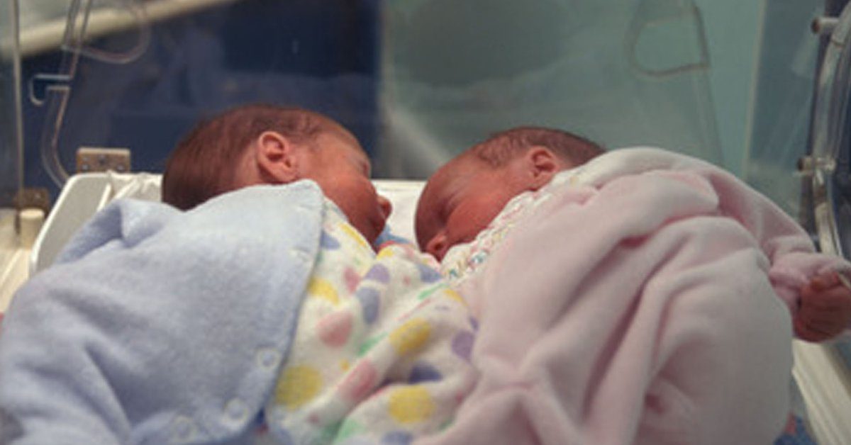Mujer asesina a sus gemelos de 6 meses porque “no la dejaban dormir”