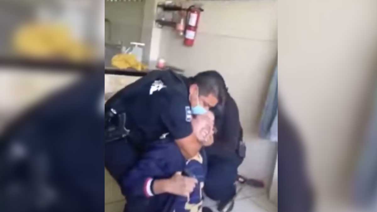 Policía intenta asfixiar a un detenido en Tijuana
