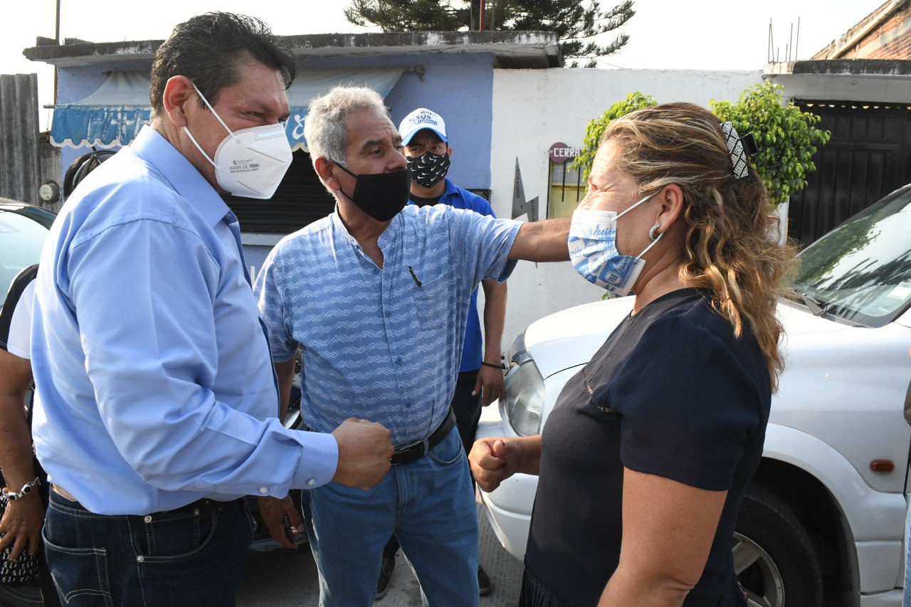 Reciben a Jesús Corona vecinos de la 19 de Febrero de Cuautla