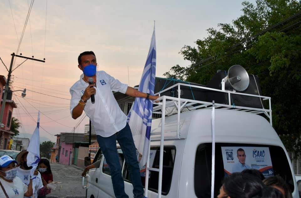 Recorre Isaac Pimentel Chinameca y promete continuidad a obras públicas