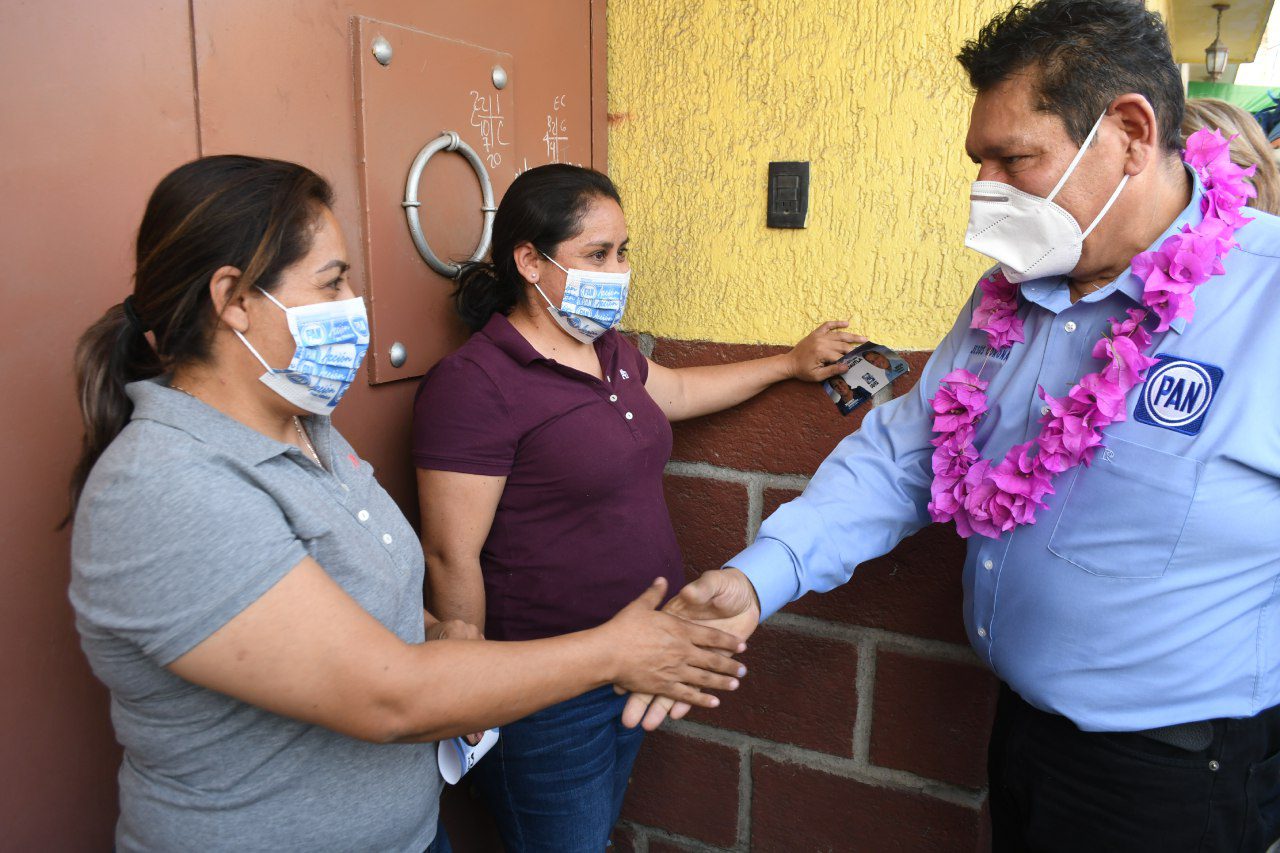 Jesús Corona visita la colonia Peña Flores de Cuautla y pide apoyo para la reelección