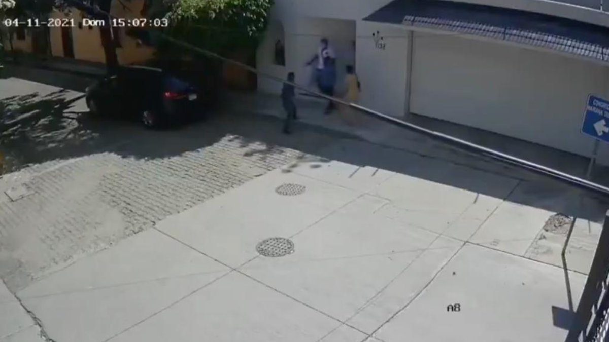 En Oaxaca una pareja fue sorprendida al llegar a su casa por un par de ladrones