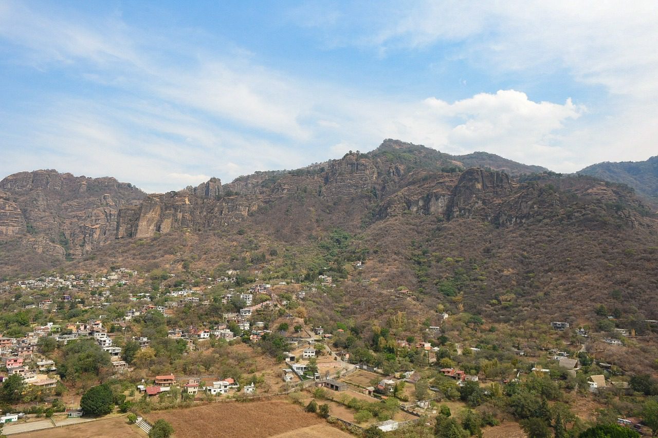 Controlan 100% el incendio en Tepoztlán