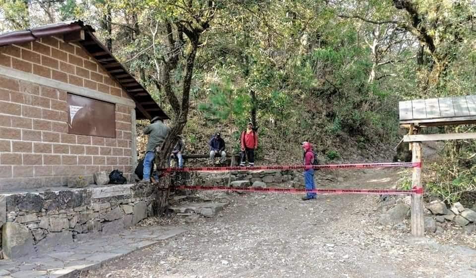 Cierran acceso a cerros de Tepoztlán para evitar incendios