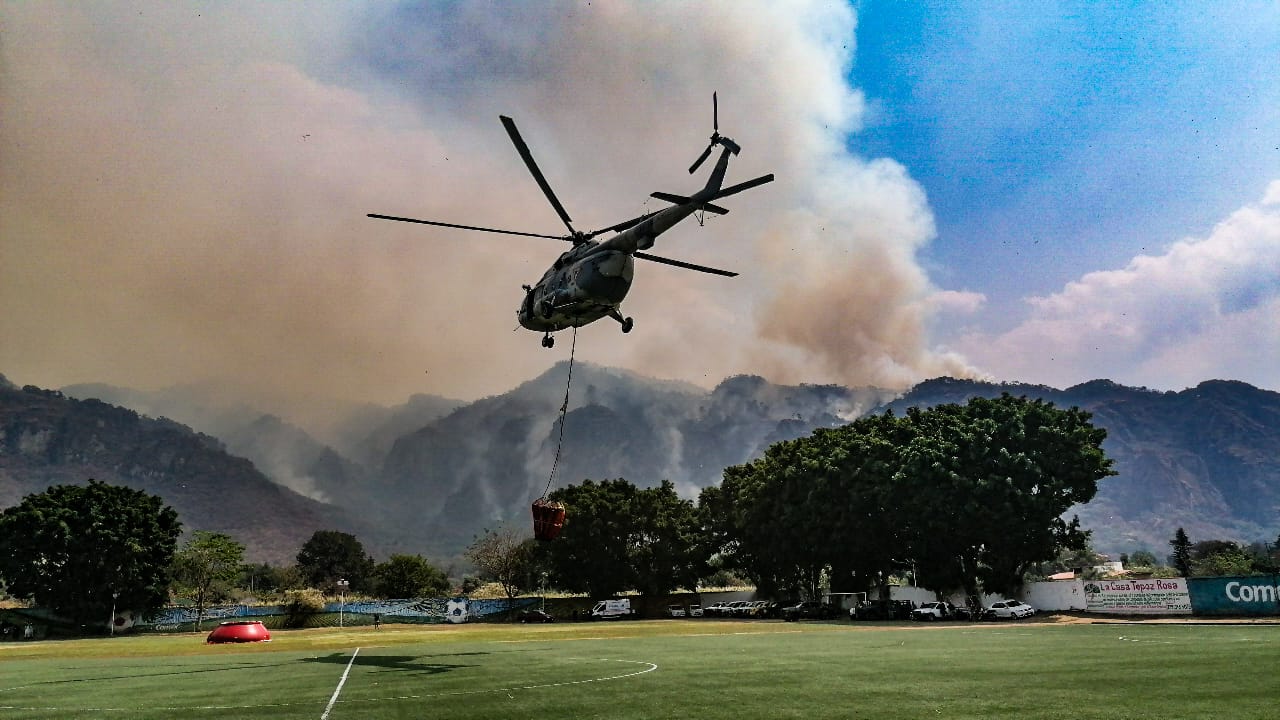 Solo han podido controlar 20% del incendio en Tepoztlán