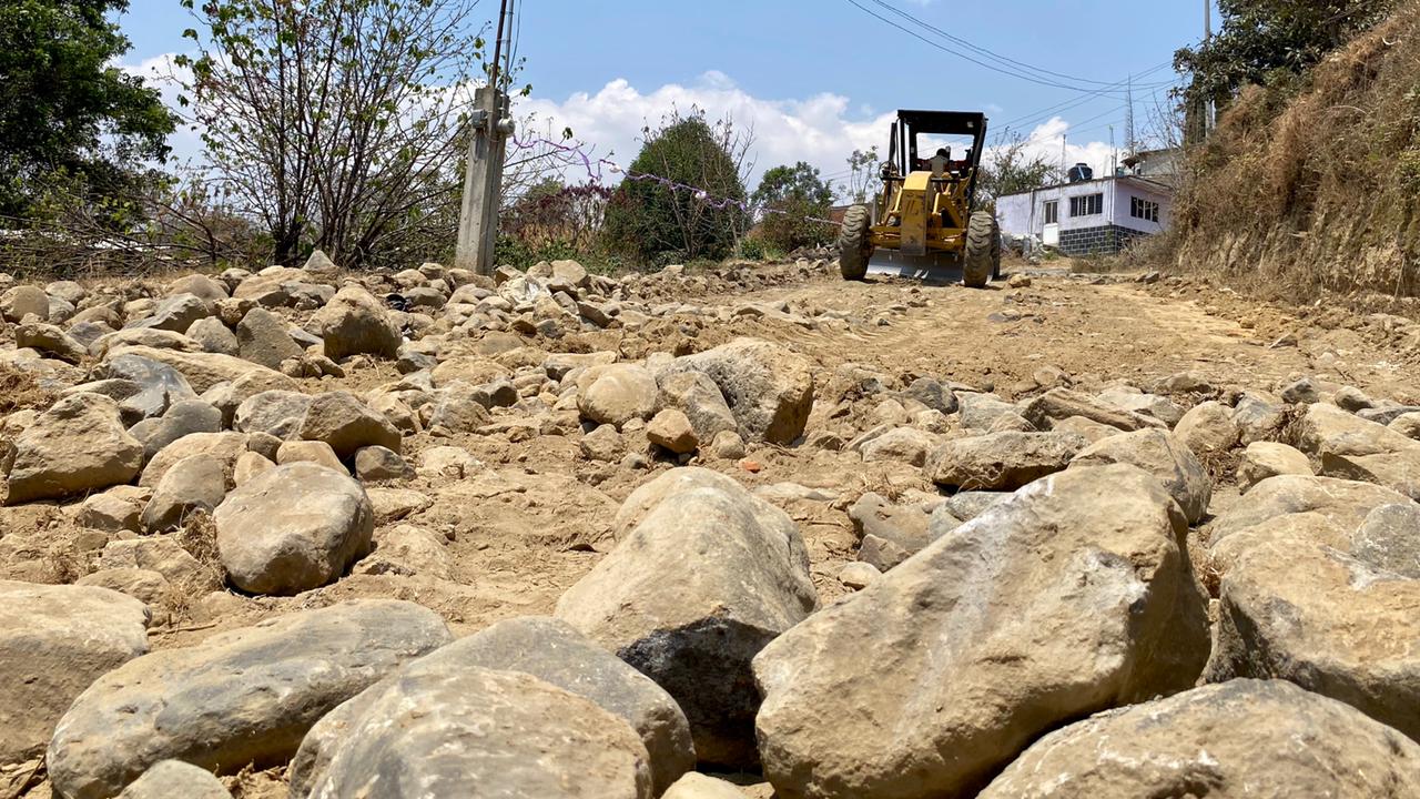 Inician obras  de pavimentación en Achichipico, Yecapixtla