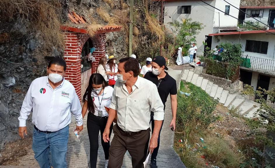 Cipriano Sotelo se compromete con habitantes de “Las Piletas” de Cuernavaca