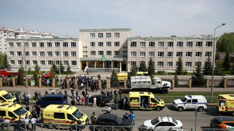 Tiroteo en una escuela en Rusia deja ocho menores muertos