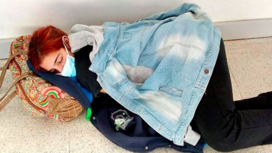 Joven muere por COVID-19, esperó recostada 4 horas en el piso del hospital una cama