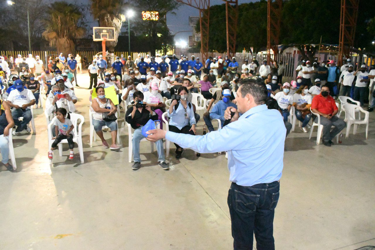 Reciben a Jesús Corona en la Lázaro Cárdenas de Cuautla